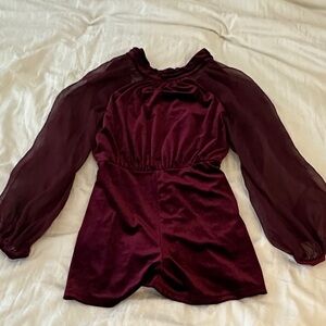 WOMEN'S ELEGANT VELVET BURGUDY LONG SLEEVE ROMPER M